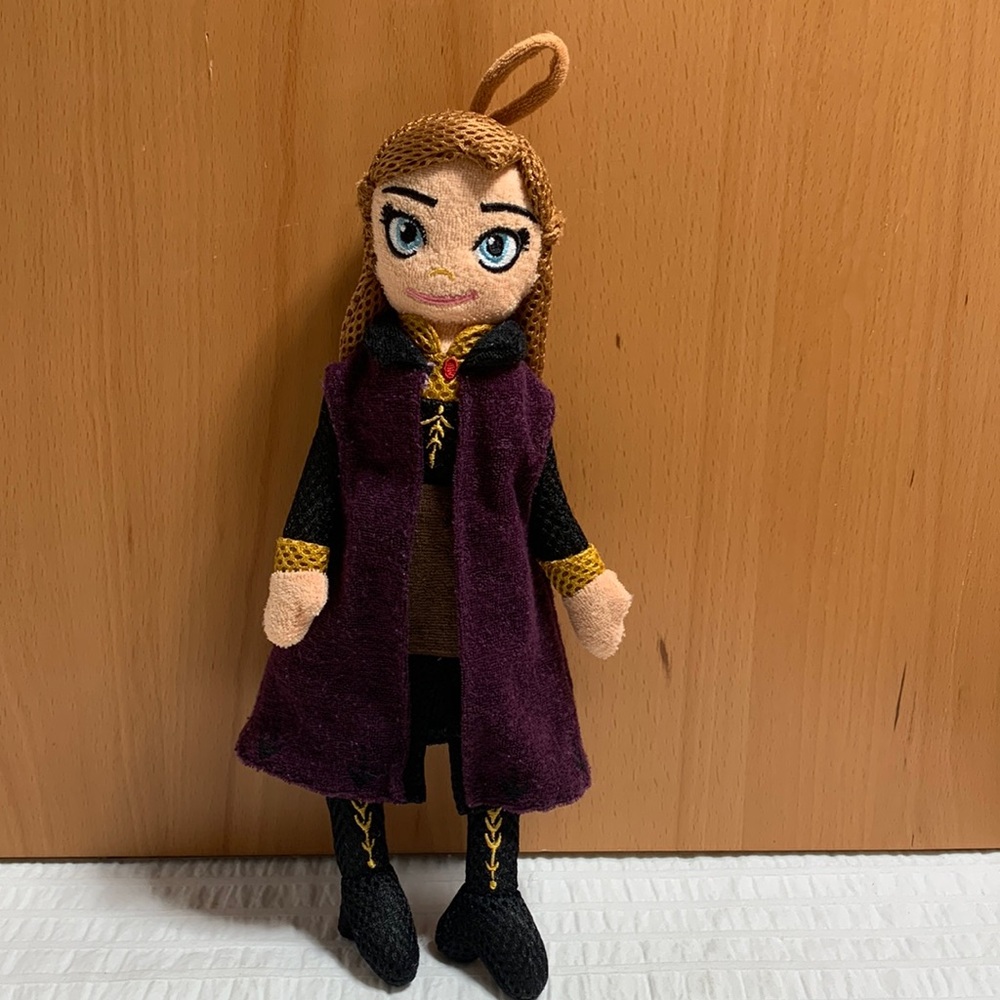 Frozen II Queen Anna Bath Hugger/Scrubber Doll by Disney